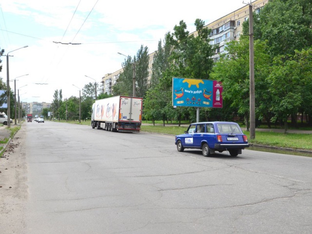 Щит 6x3,  ул. Набережная Победы, 118, лоцманский рынок, движение к ж/м Победа 5-6