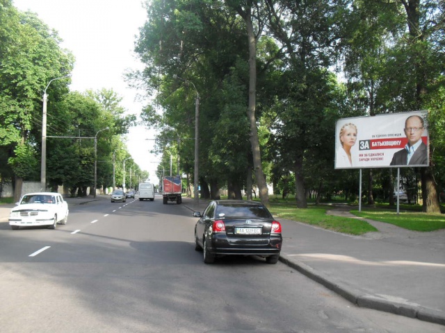 Щит 6x3,  Соборная ул, 217, в центр