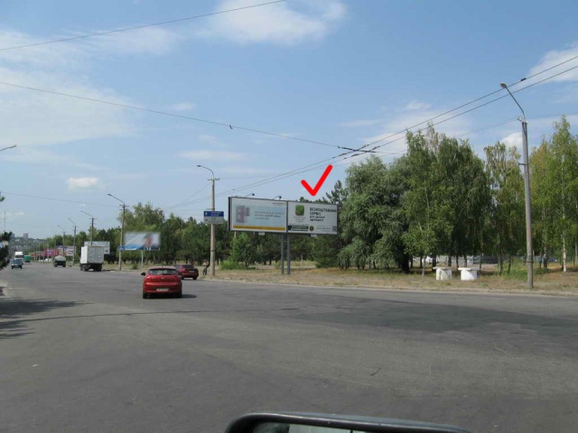 Щит 6x3,  Победы Набережная, к-тр Салют, возле б-ра Славы,ж/м, в центр, правый