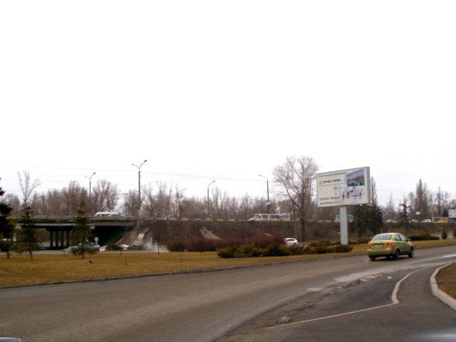 Беклайт 8x4,  ул.Малиновского,  центральный мост, разделитель бэк-лайт 8х4