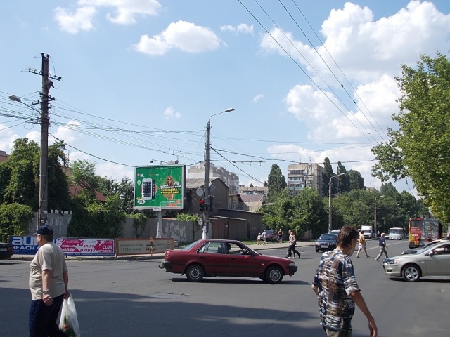 Призма 4x3,  Королева ак  ул / Левитана ул, в центр