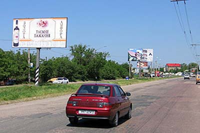 Щит 6x3,  Евпаторийское шоссе, д 40, на разделительной полосе, недалеко от объездного моста